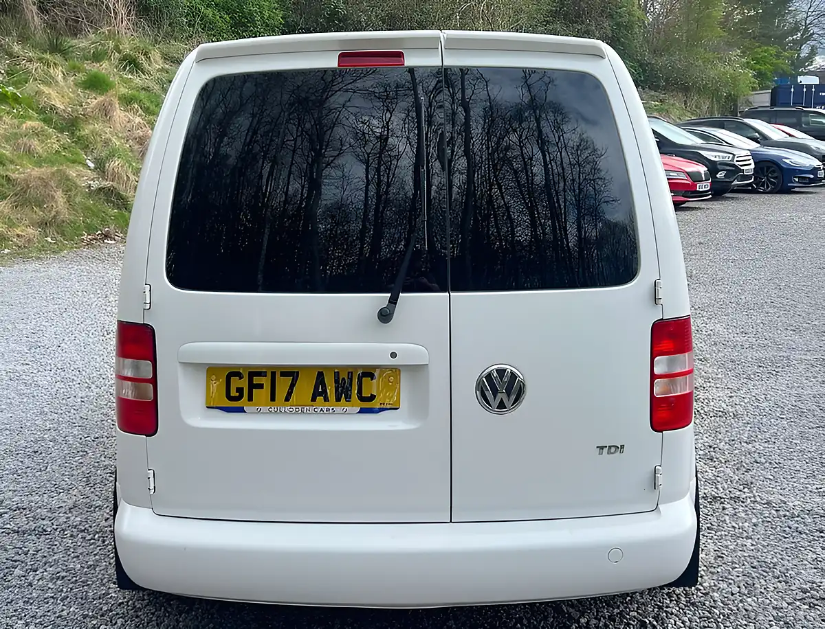 Used 2017 Volkswagen Caddy C20 Startline Candy White - Interior and Exterior details 4