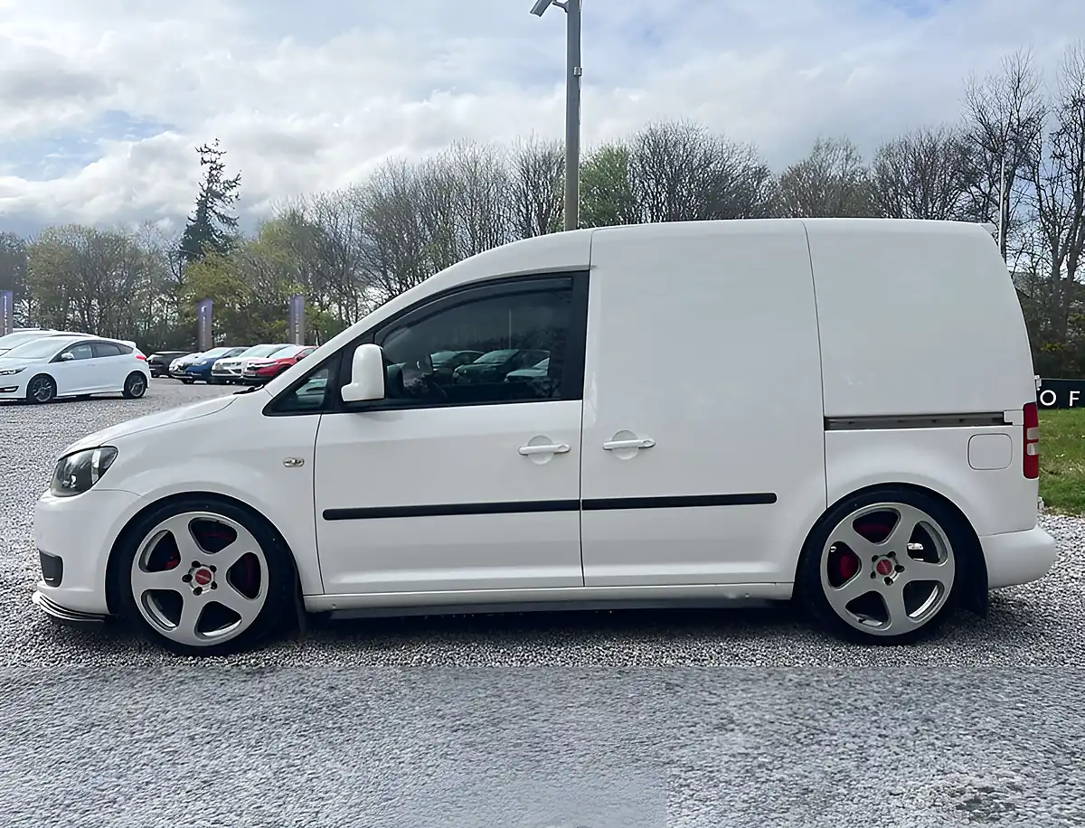 Used 2017 Volkswagen Caddy C20 Startline Candy White - Interior and Exterior details 6