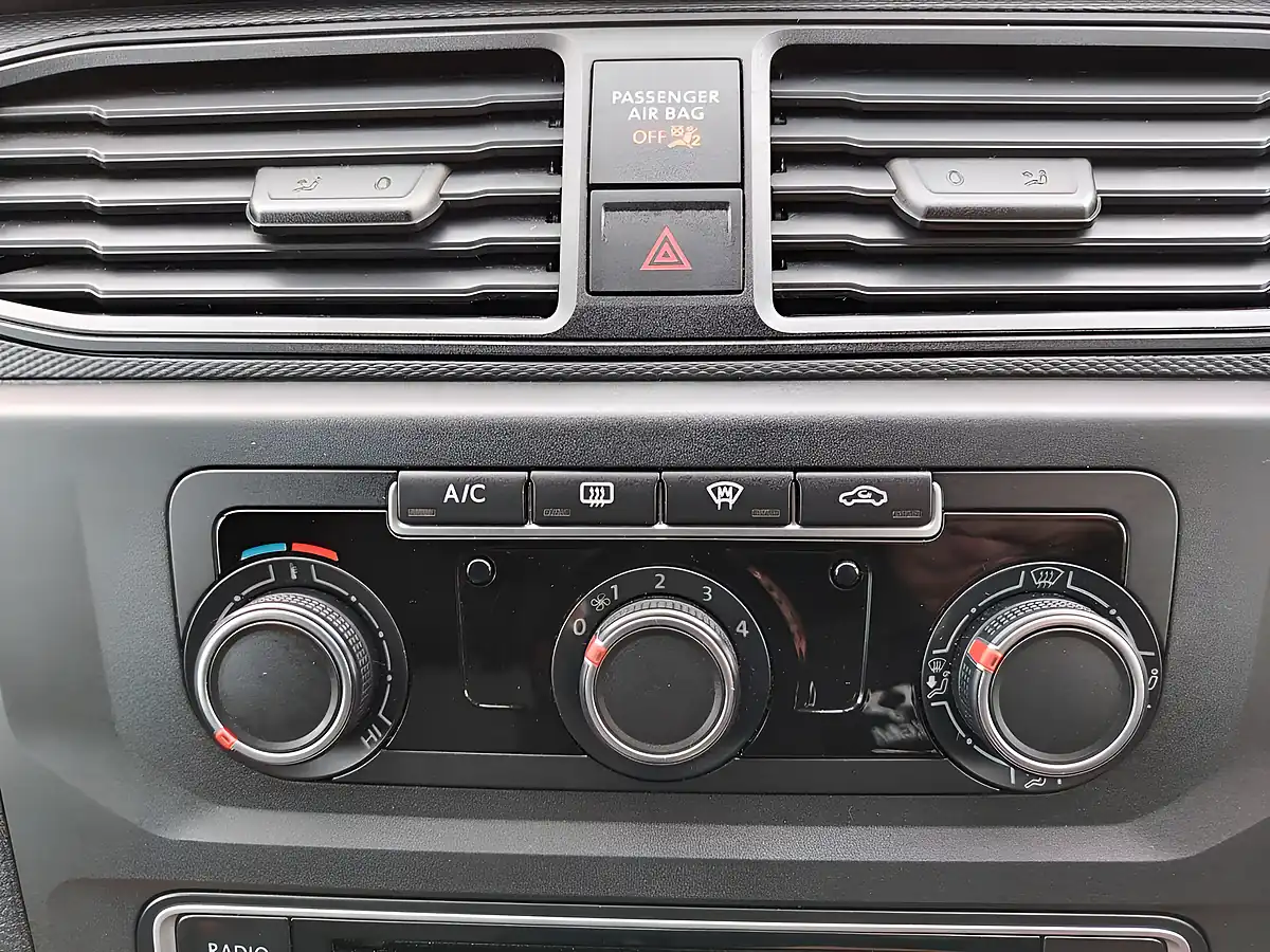 Used 2017 Volkswagen Caddy Highline Silver - Interior and Exterior details 15