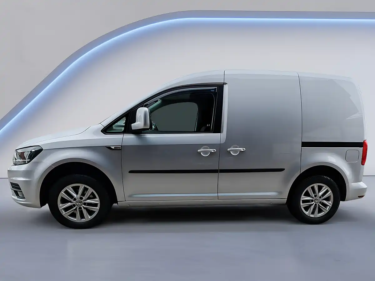 Used 2017 Volkswagen Caddy Highline Silver - Interior and Exterior details 4