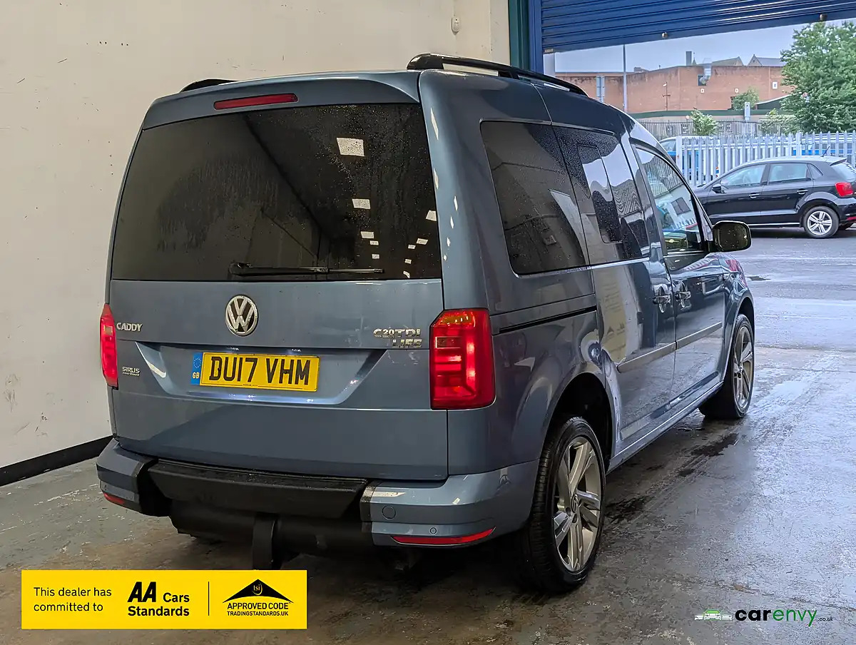 Used 2017 Volkswagen Caddy Life Blue - Interior and Exterior details 11