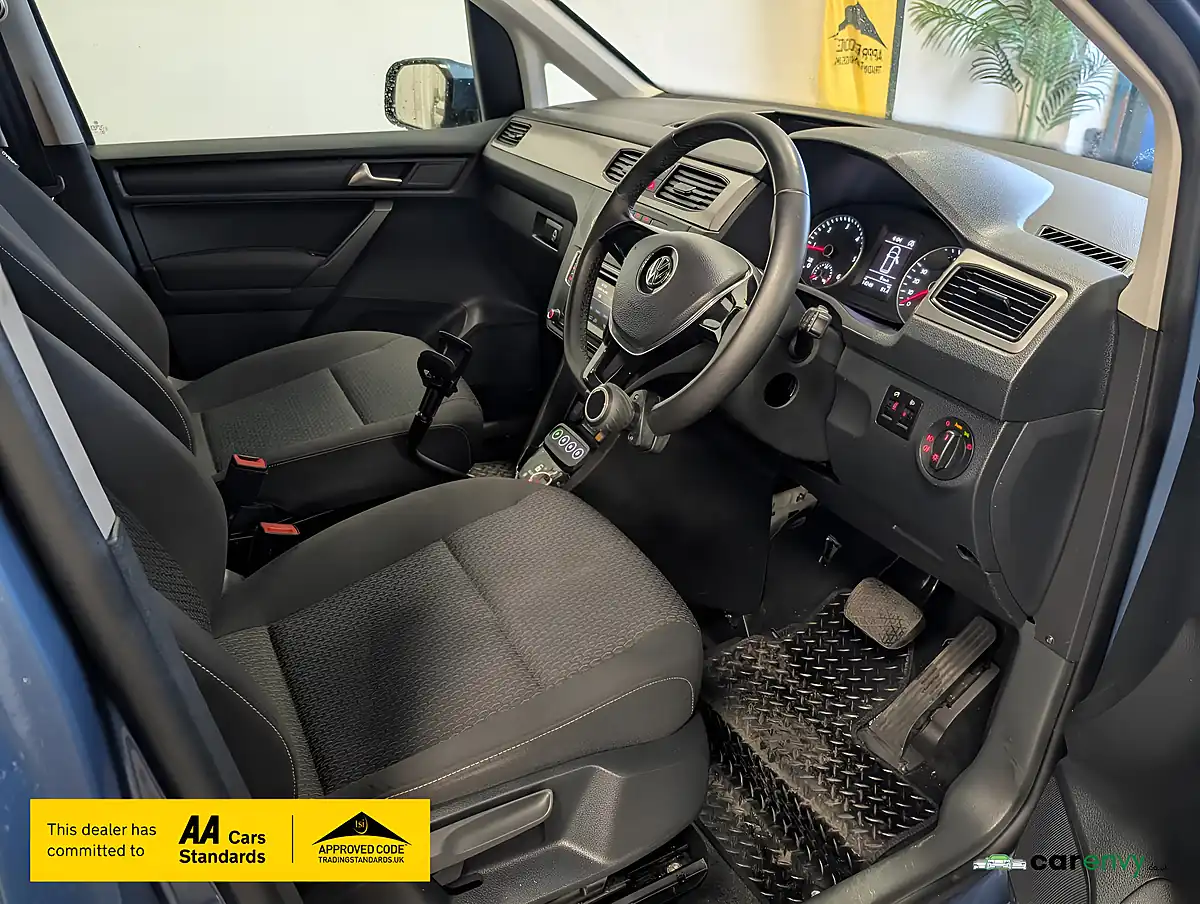 Used 2017 Volkswagen Caddy Life Blue - Interior and Exterior details 14