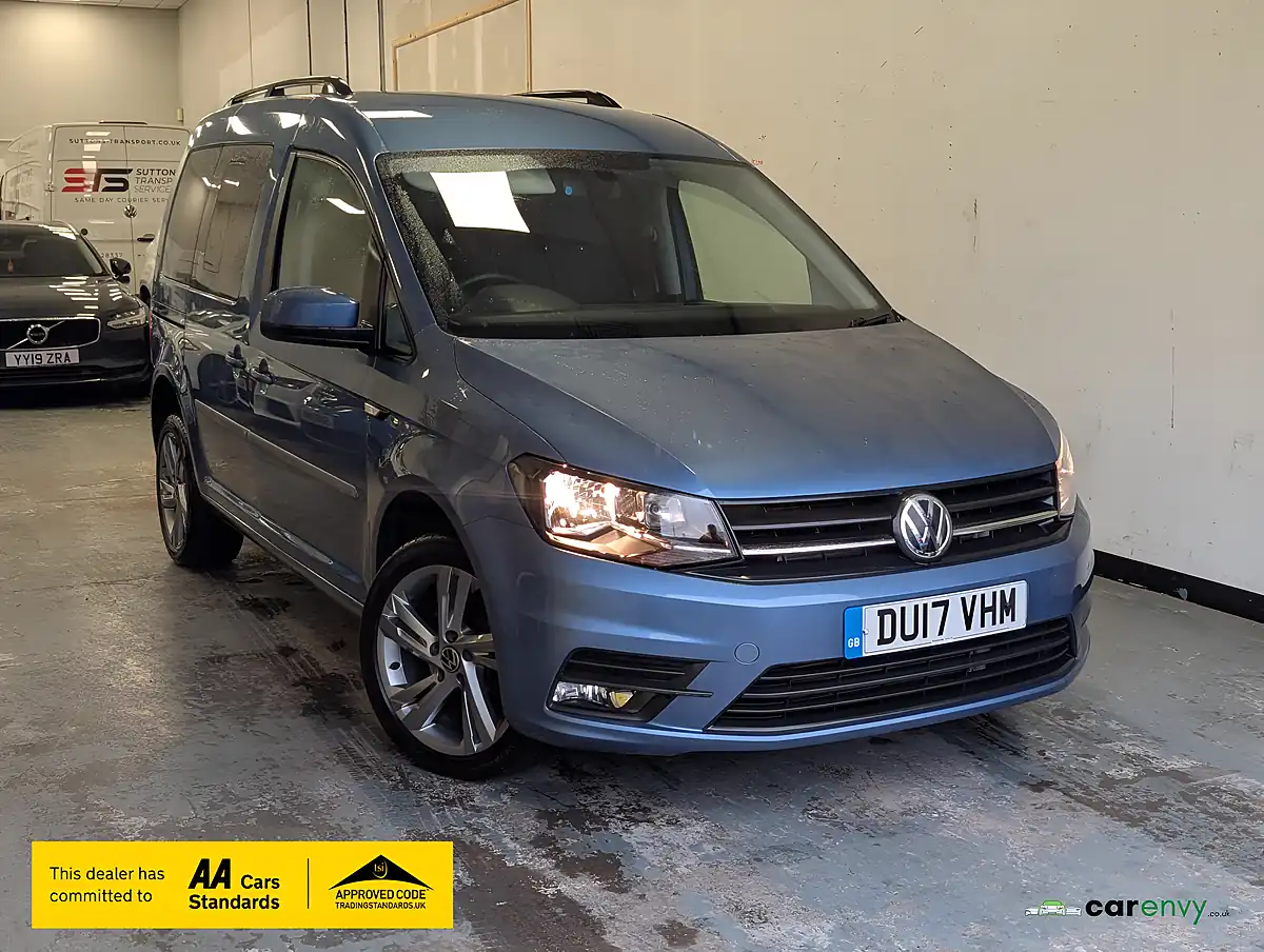 Used 2017 Volkswagen Caddy Life Blue - Interior and Exterior details 2