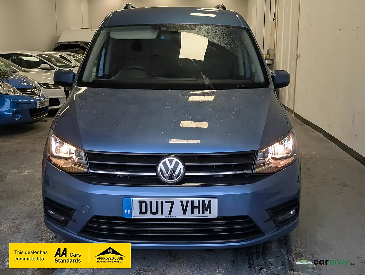 Used 2017 Volkswagen Caddy Life Blue - Interior and Exterior details 4