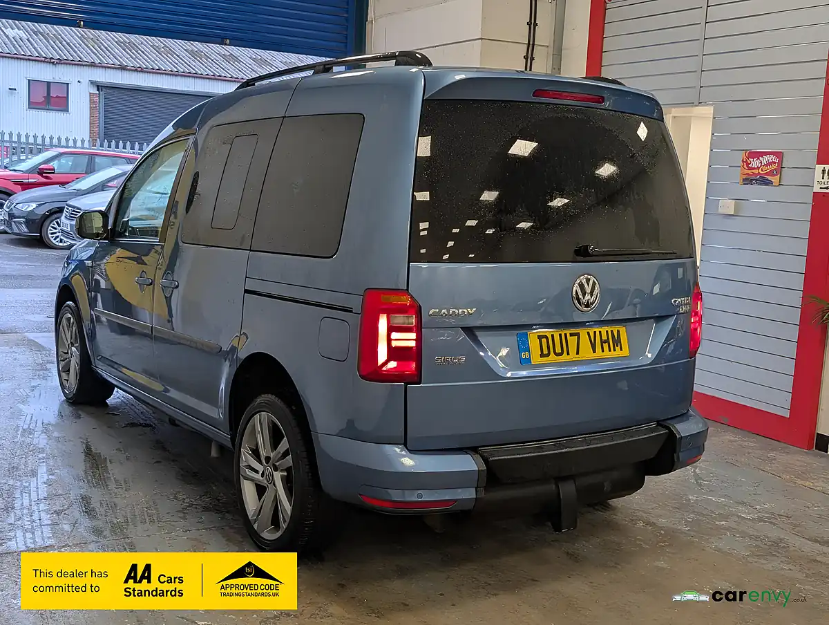 Used 2017 Volkswagen Caddy Life Blue - Interior and Exterior details 7