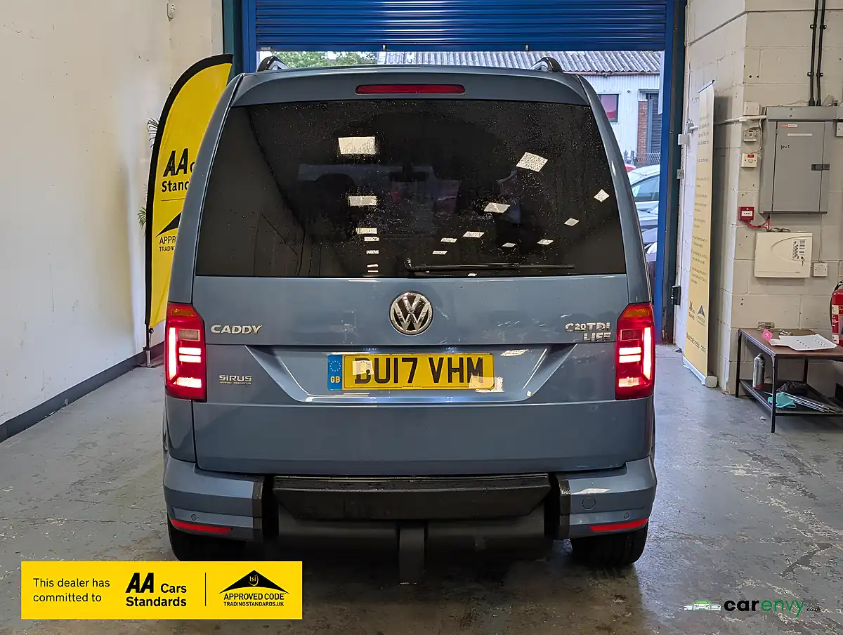 Used 2017 Volkswagen Caddy Life Blue - Interior and Exterior details 8