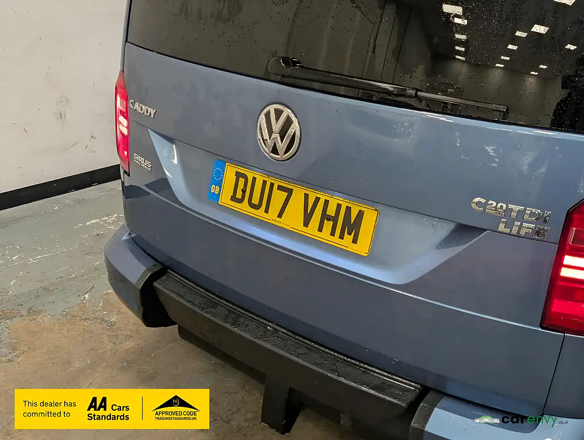 Used 2017 Volkswagen Caddy Life Blue - Interior and Exterior details 9