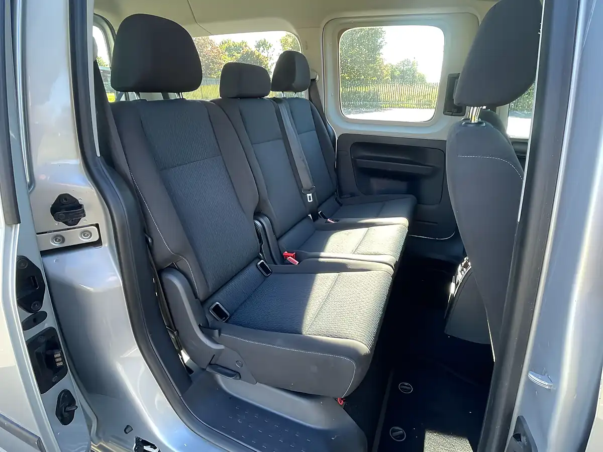 Used 2017 Volkswagen Caddy Maxi Life Maxi Life Silver - Interior and Exterior details 11