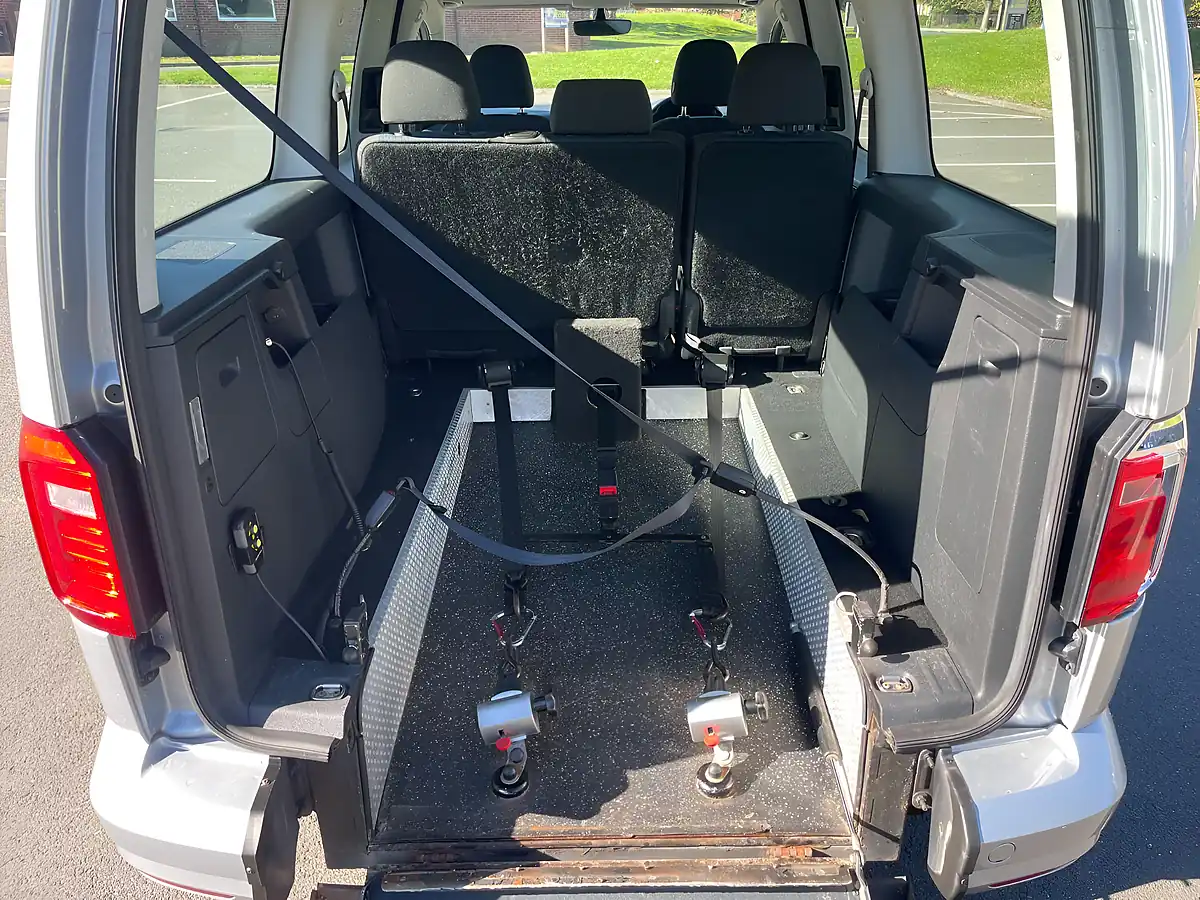 Used 2017 Volkswagen Caddy Maxi Life Maxi Life Silver - Interior and Exterior details 14