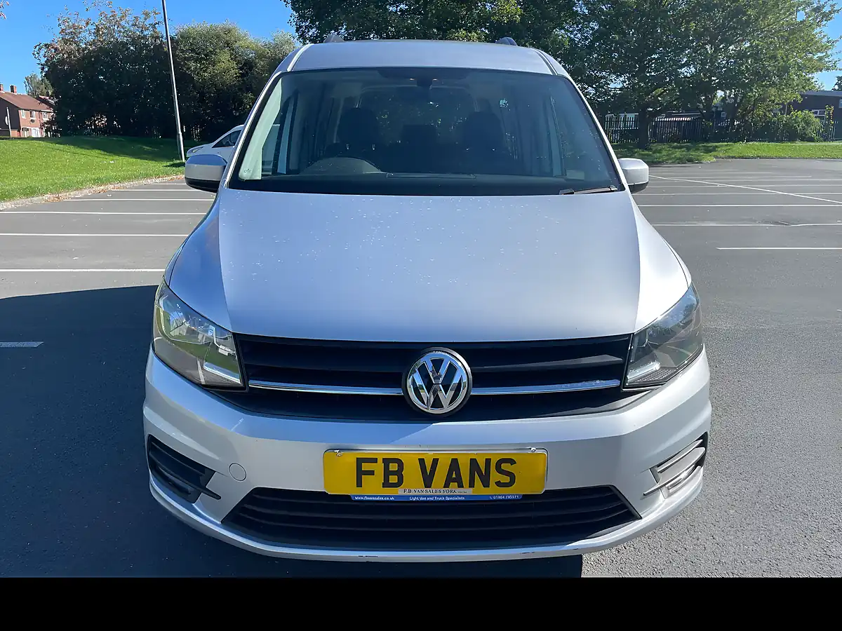 Used 2017 Volkswagen Caddy Maxi Life Maxi Life Silver - Interior and Exterior details 2