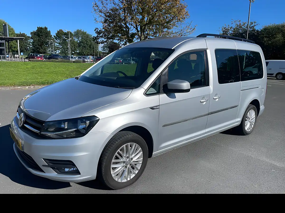 Used 2017 Volkswagen Caddy Maxi Life Maxi Life Silver - Interior and Exterior details 3