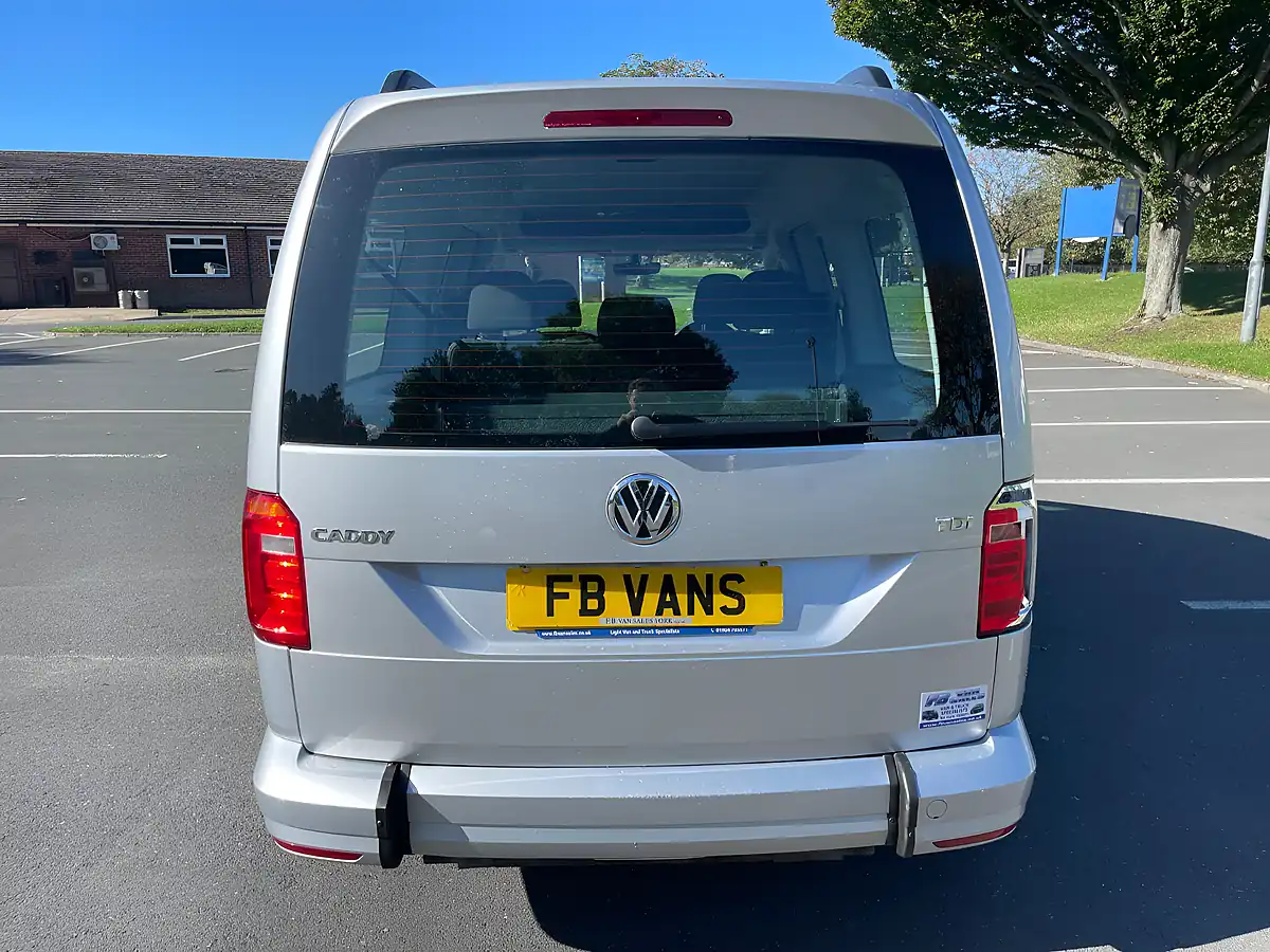 Used 2017 Volkswagen Caddy Maxi Life Maxi Life Silver - Interior and Exterior details 4