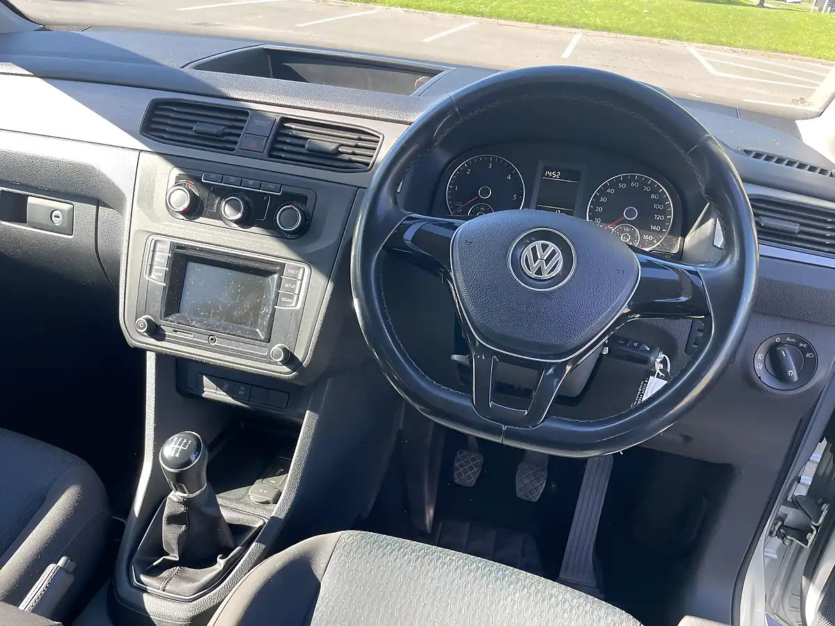 Used 2017 Volkswagen Caddy Maxi Life Maxi Life Silver - Interior and Exterior details 7