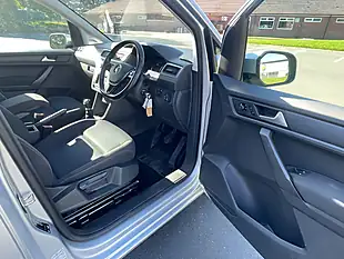 Used 2017 Volkswagen Caddy Maxi Life Maxi Life Silver - Interior and Exterior details 9