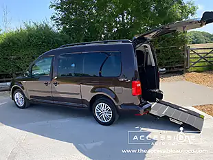 Used 2017 Volkswagen Caddy Maxi Life Purple - Interior and Exterior details 10