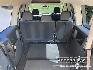 Used 2017 Volkswagen Caddy Maxi Life Purple - Interior and Exterior details 15