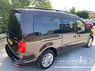 Used 2017 Volkswagen Caddy Maxi Life Purple - Interior and Exterior details 4