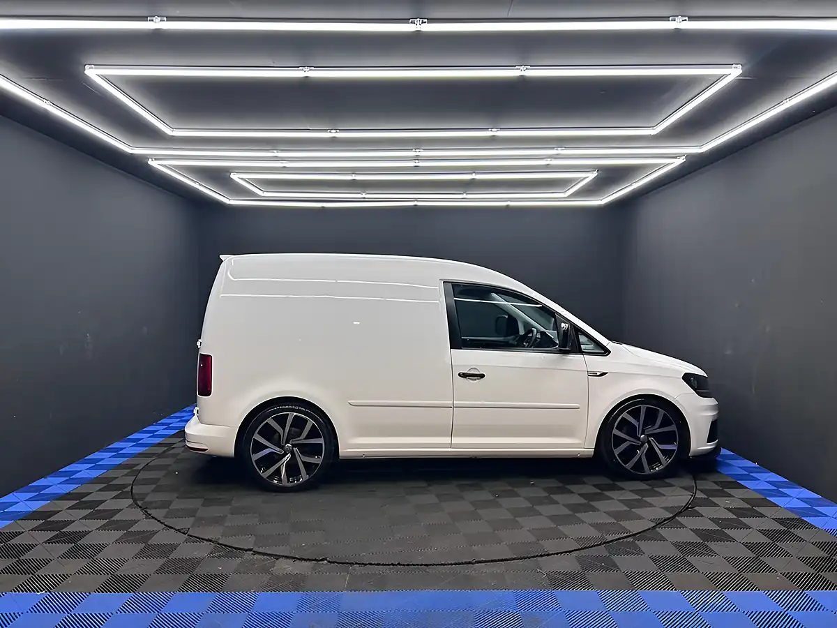 Used 2017 Volkswagen Caddy Startline White - Interior and Exterior details 14