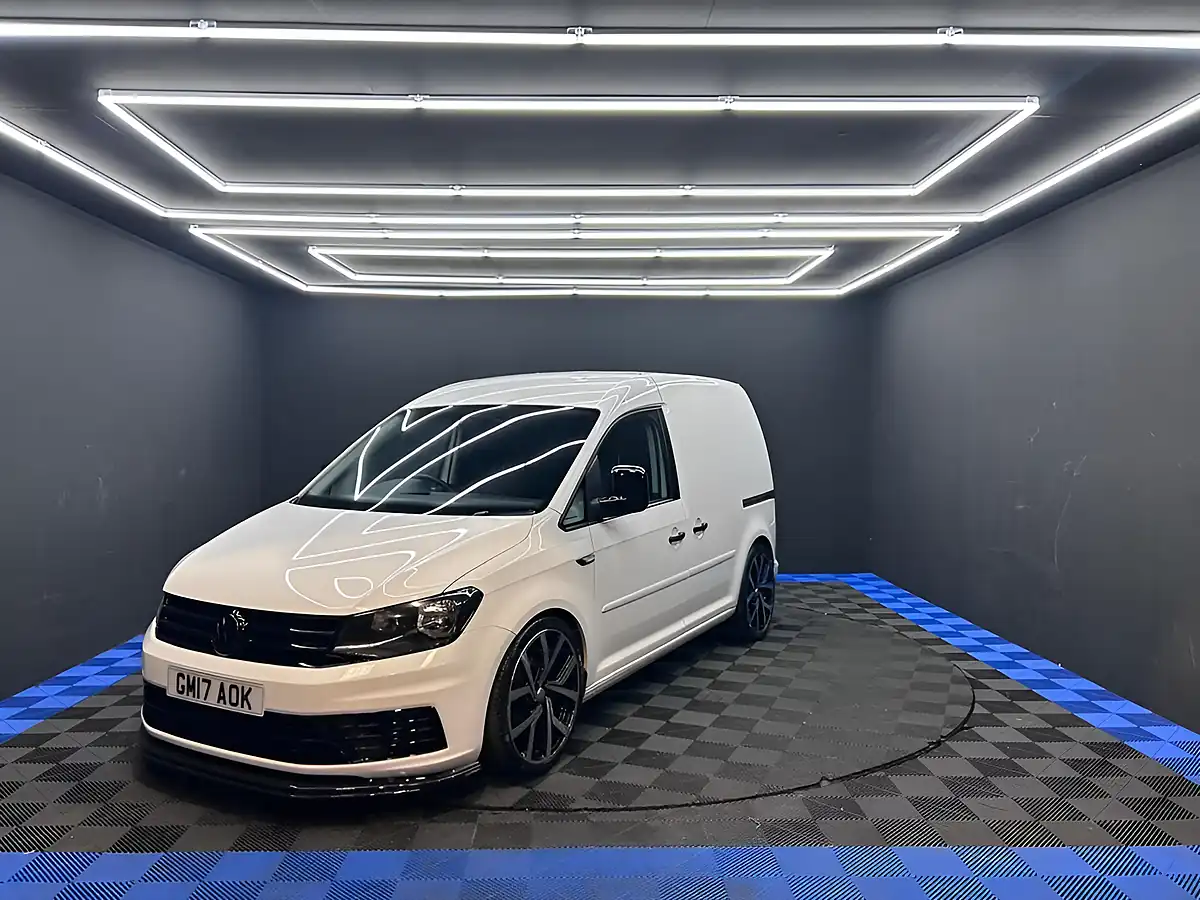 Used 2017 Volkswagen Caddy Startline White - Interior and Exterior details 3