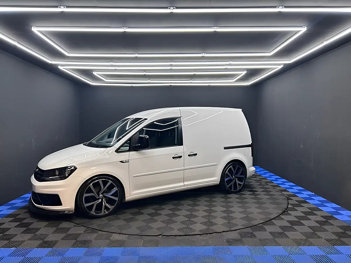 Used 2017 Volkswagen Caddy Startline White - Interior and Exterior details 4