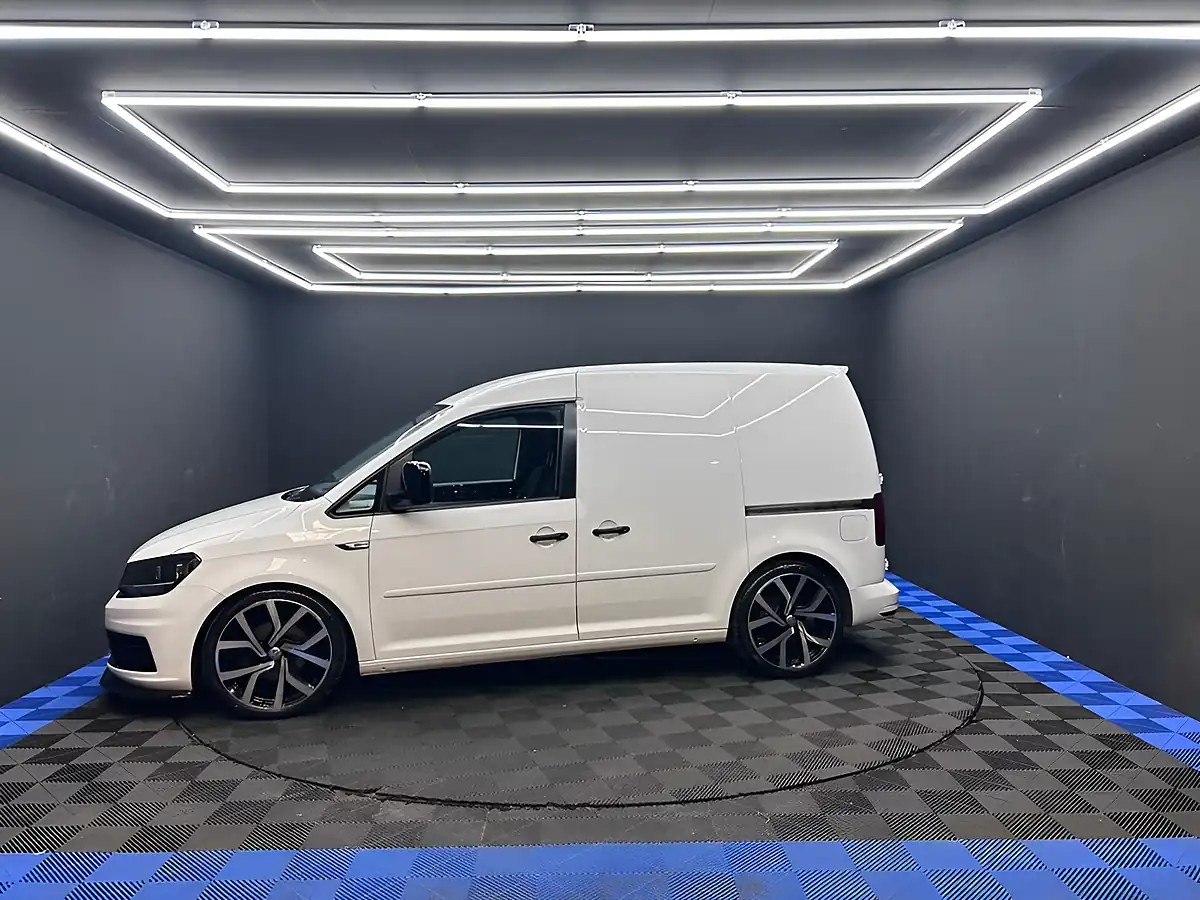 Used 2017 Volkswagen Caddy Startline White - Interior and Exterior details 5