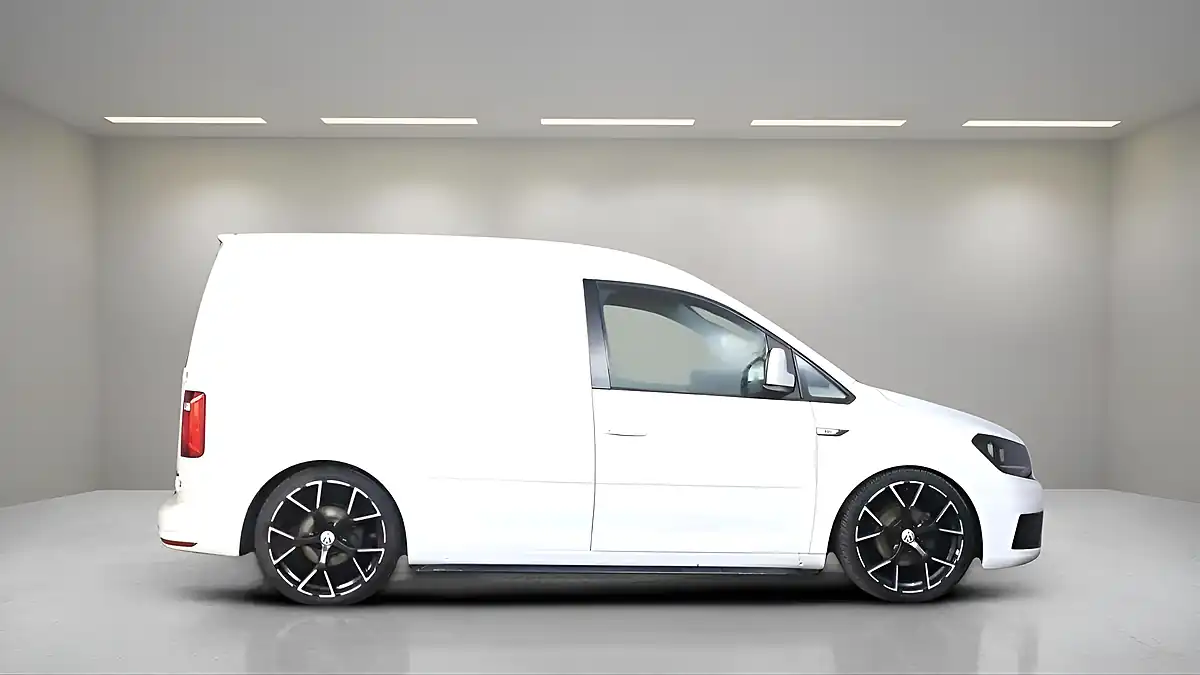 Used 2017 Volkswagen Caddy Startline White - Interior and Exterior details 4