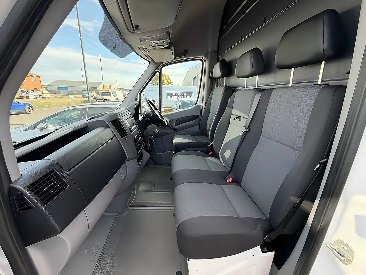 Used 2017 Volkswagen Crafter CR35 High Roof Mwb White - Interior and Exterior details 13