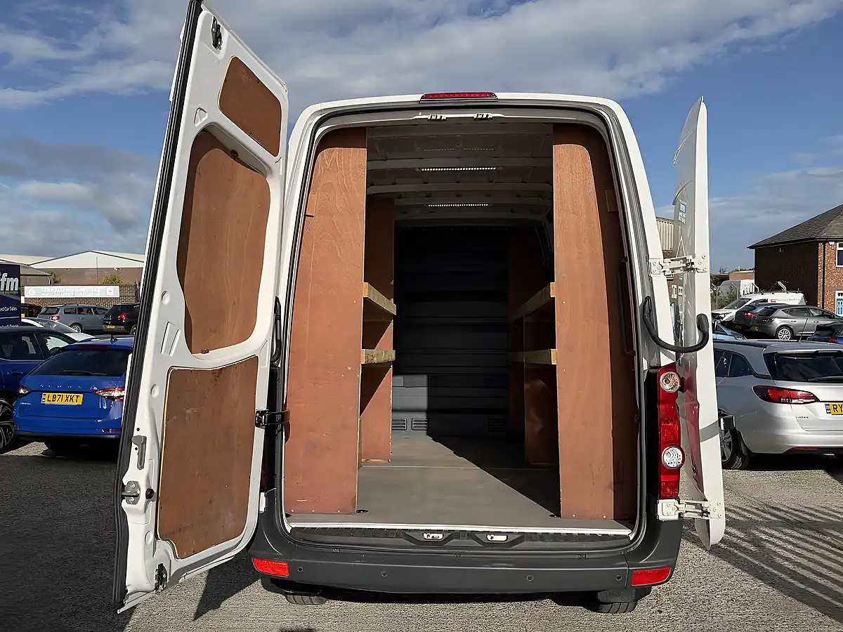 Used 2017 Volkswagen Crafter CR35 High Roof Mwb White - Interior and Exterior details 16