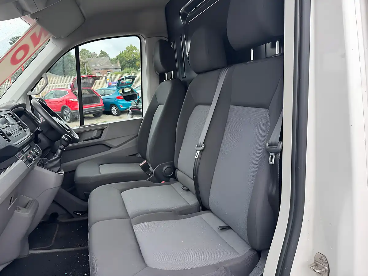 Used 2017 Volkswagen Crafter Startline White - Interior and Exterior details 17