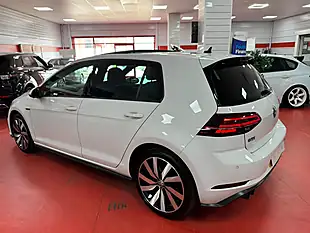 Used 2017 Volkswagen Golf Advance White - Interior and Exterior details 10