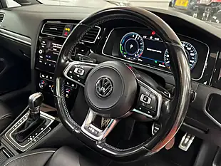 Used 2017 Volkswagen Golf Advance White - Interior and Exterior details 14