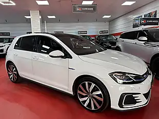 Used 2017 Volkswagen Golf Advance White - Interior and Exterior details 5
