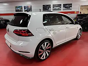 Used 2017 Volkswagen Golf Advance White - Interior and Exterior details 8