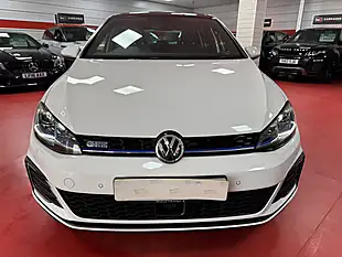 Used 2017 Volkswagen Golf Advance White - Interior and Exterior details 9