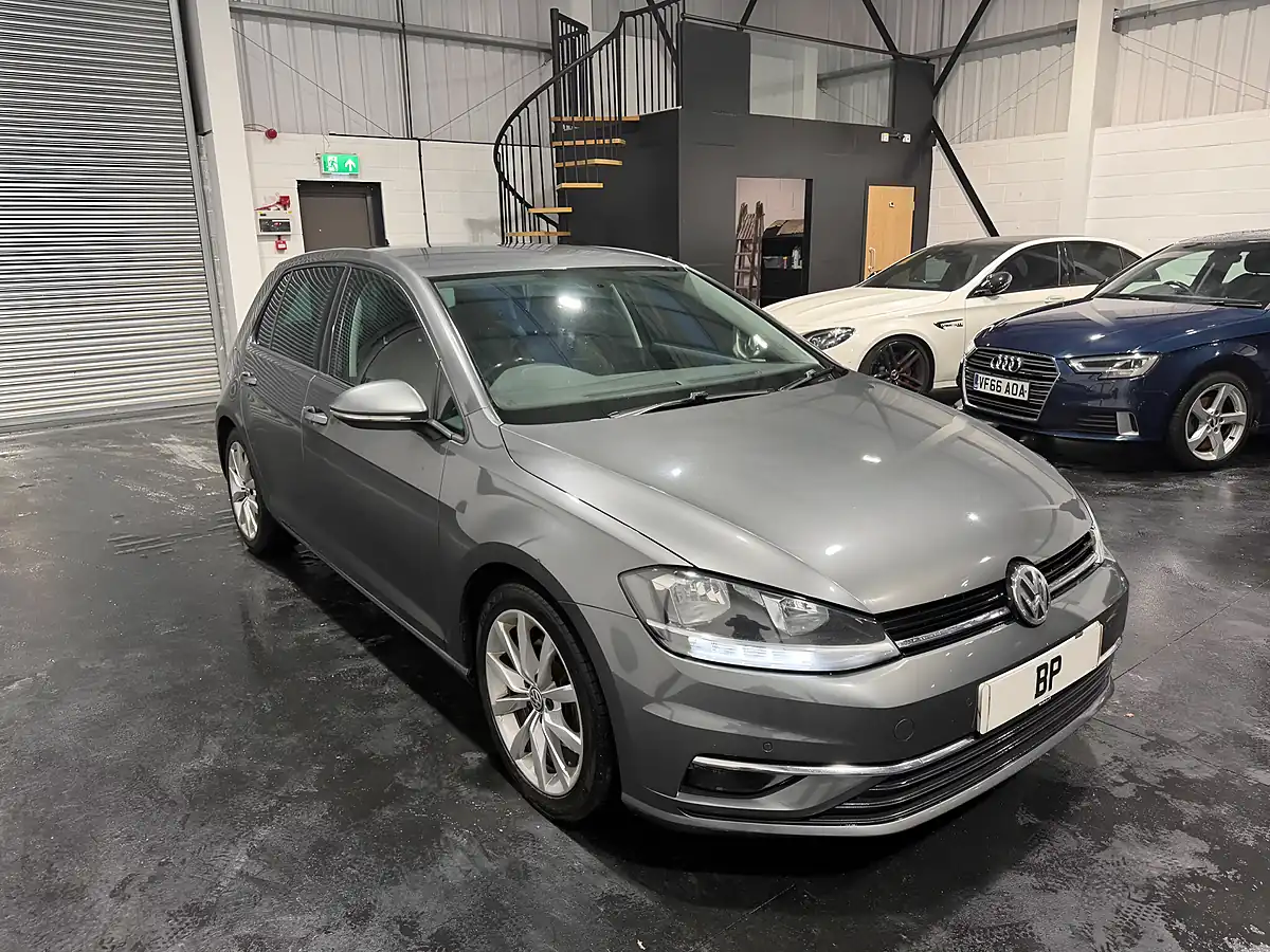 Used 2017 Volkswagen Golf Bluemotion Tech GT Grey - Front View