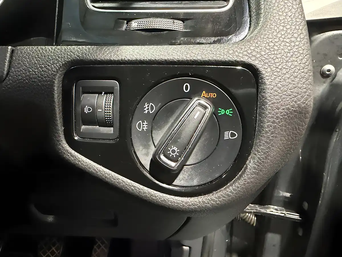 Used 2017 Volkswagen Golf Bluemotion Tech GT Grey - Interior and Exterior details 17