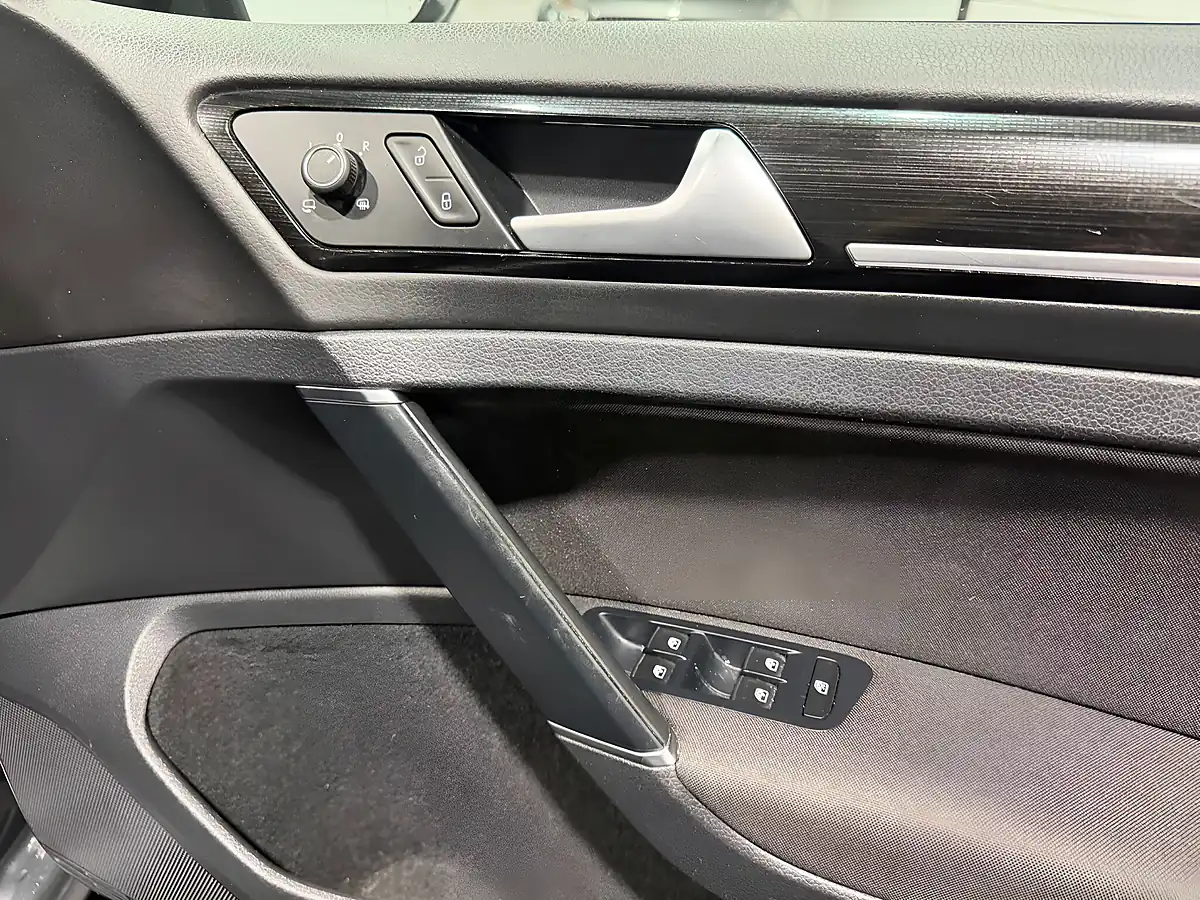 Used 2017 Volkswagen Golf Bluemotion Tech GT Grey - Interior and Exterior details 20
