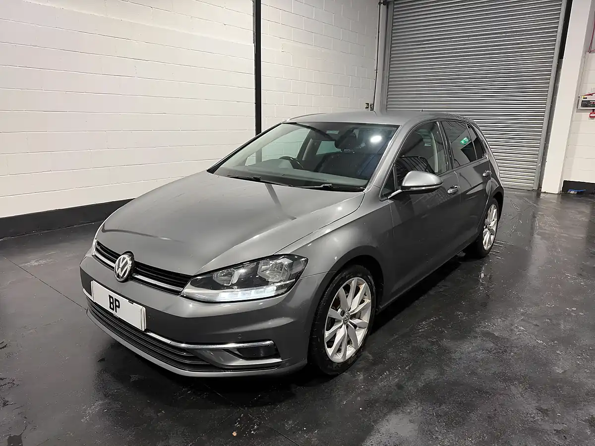 Used 2017 Volkswagen Golf Bluemotion Tech GT Grey - Interior and Exterior details 3