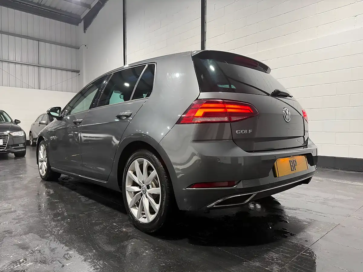 Used 2017 Volkswagen Golf Bluemotion Tech GT Grey - Interior and Exterior details 4