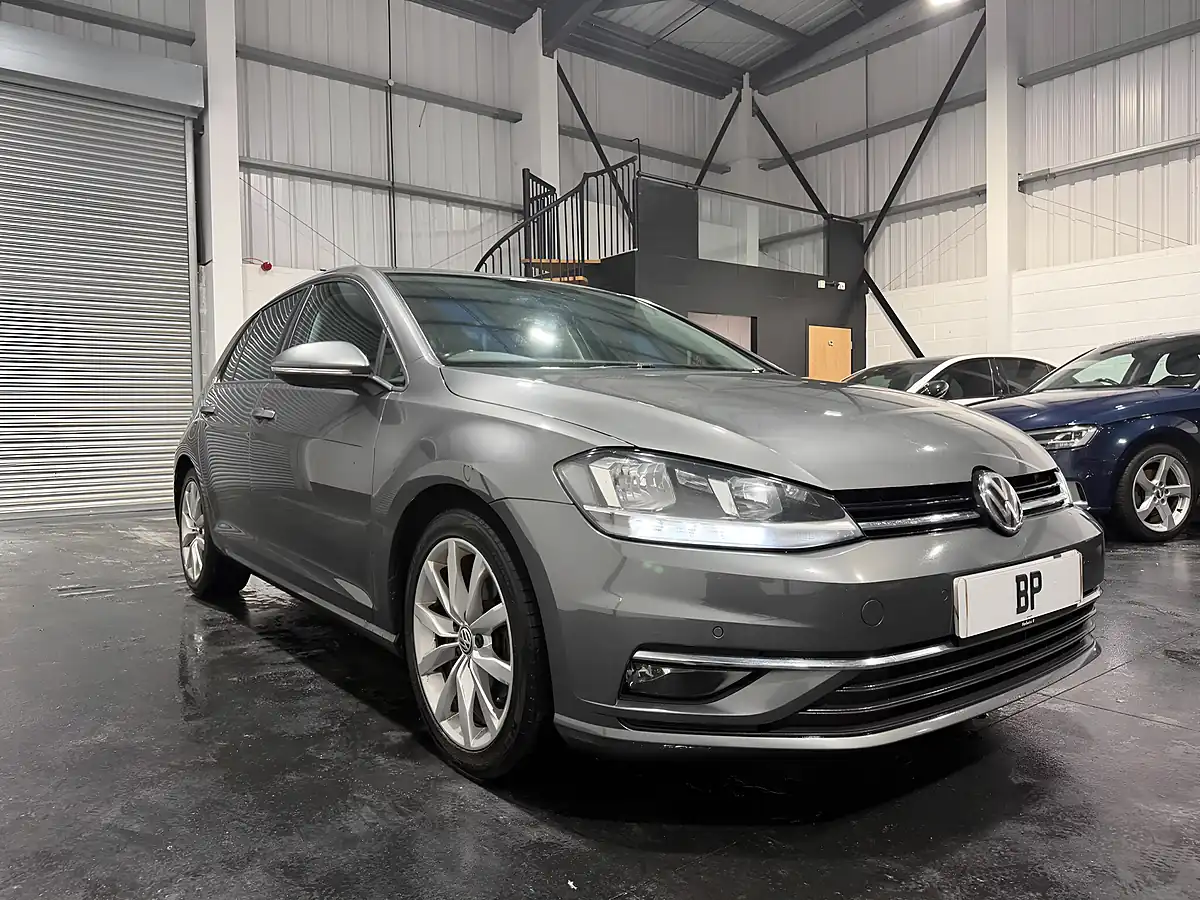 Used 2017 Volkswagen Golf Bluemotion Tech GT Grey - Interior and Exterior details 5