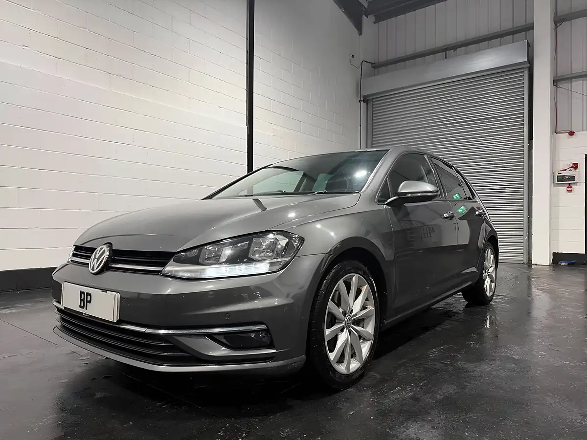Used 2017 Volkswagen Golf Bluemotion Tech GT Grey - Interior and Exterior details 7