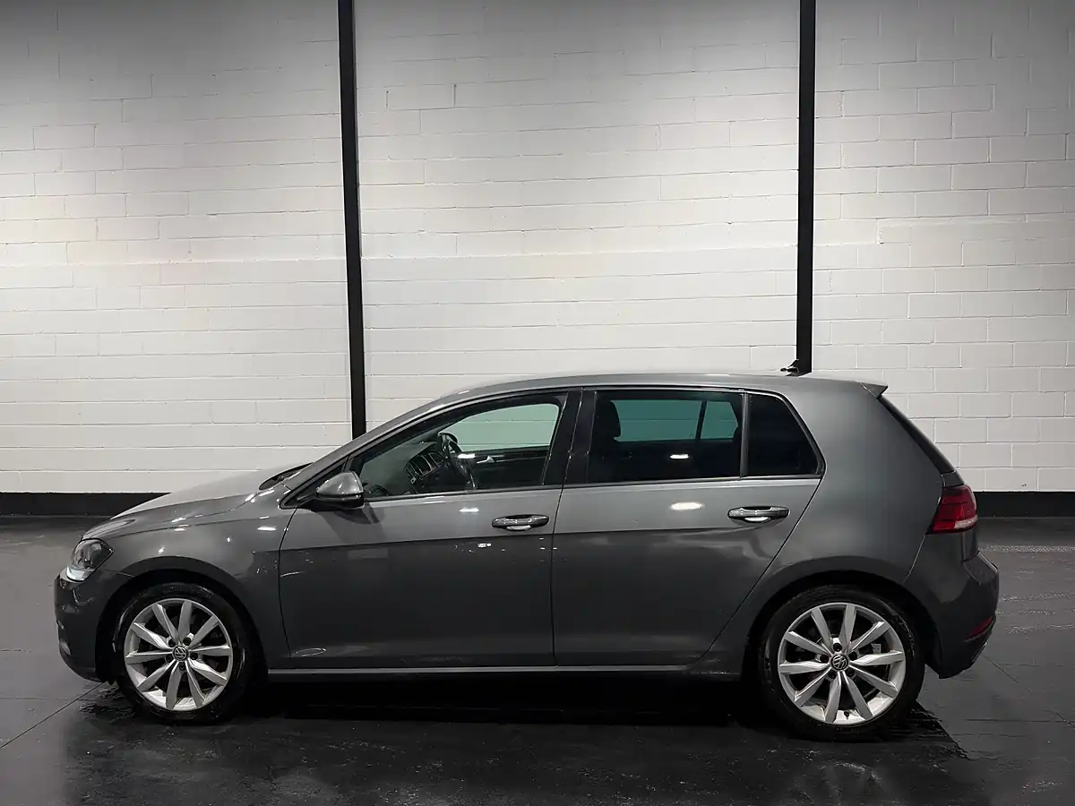 Used 2017 Volkswagen Golf Bluemotion Tech GT Grey - Interior and Exterior details 9