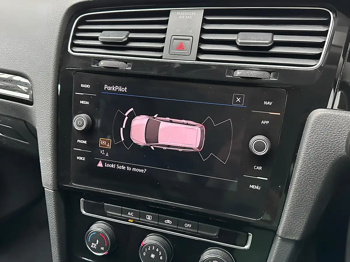 Used 2017 Volkswagen Golf Bluemotion Tech GT Indium Grey - Interior and Exterior details 13