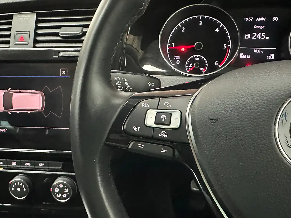 Used 2017 Volkswagen Golf Bluemotion Tech GT Indium Grey - Interior and Exterior details 16