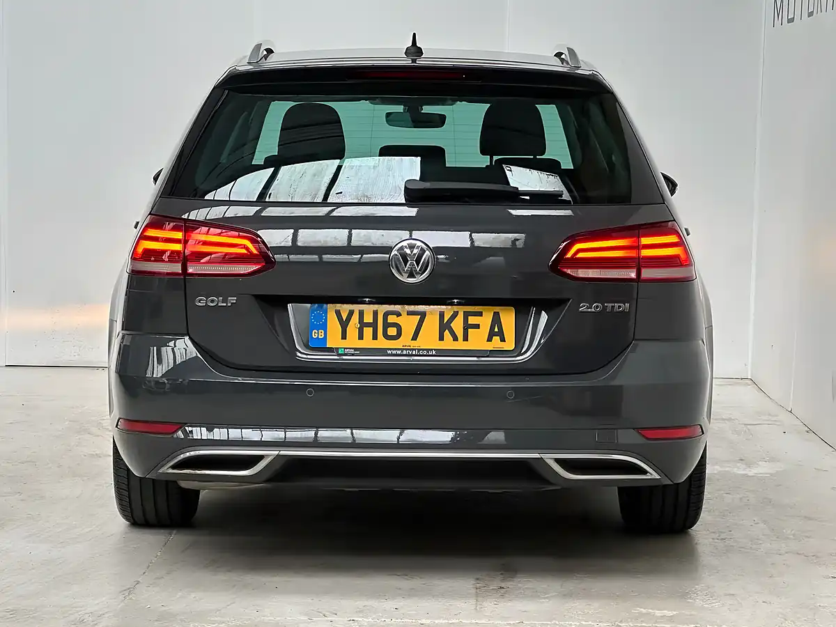 Used 2017 Volkswagen Golf Bluemotion Tech GT Indium Grey - Interior and Exterior details 6