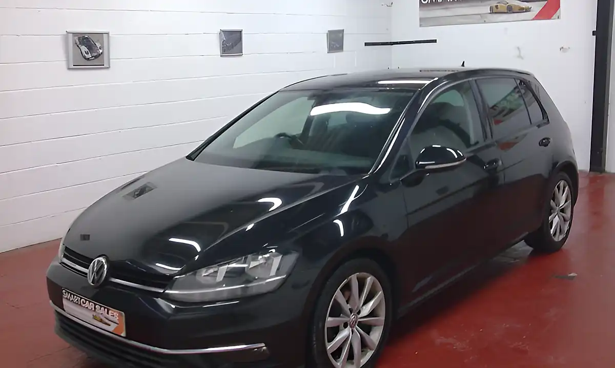 Used 2017 Volkswagen Golf Bluemotion Tech GT Metallic Black - Interior and Exterior details 5