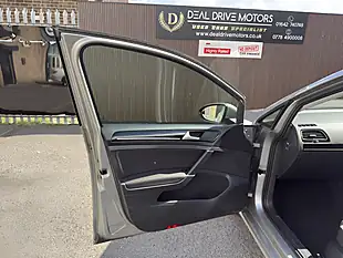 Used 2017 Volkswagen Golf Bluemotion Tech GT Silver - Interior and Exterior details 10
