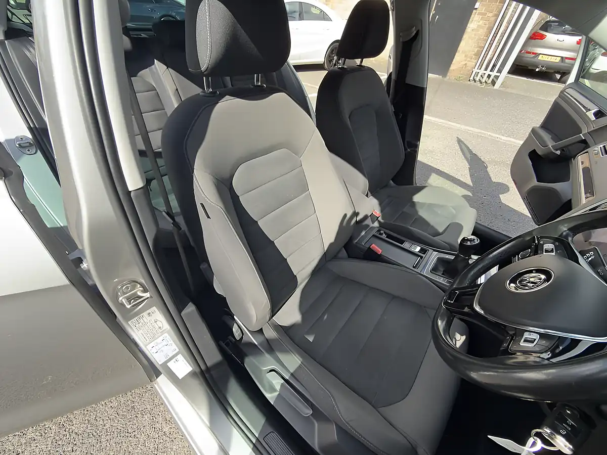 Used 2017 Volkswagen Golf Bluemotion Tech GT Silver - Interior and Exterior details 13