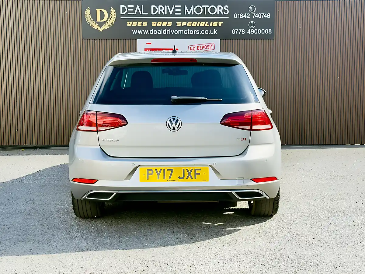 Used 2017 Volkswagen Golf Bluemotion Tech GT Silver - Interior and Exterior details 7