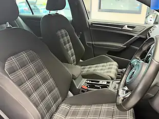 Used 2017 Volkswagen Golf Bluemotion Tech Gtd Silver - Interior and Exterior details 12